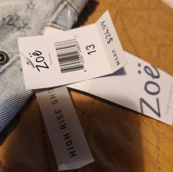 Zoe distressed shorts - Picture 3 of 4